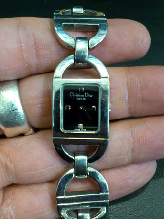 クリスチャンディオールChristian Diorの時計の電池交換.jpg