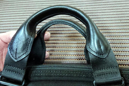 トゥミTUMIの鞄の持ち手の修理4.jpg