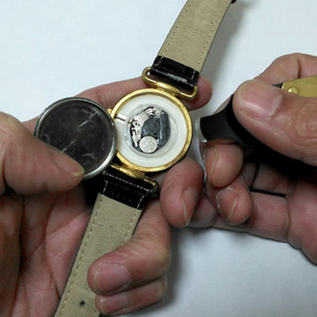 安い腕時計の電池交換880円〜3.jpg